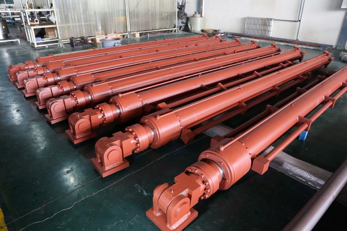 甲板機械液壓缸