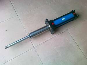 伸縮臂叉車液壓缸