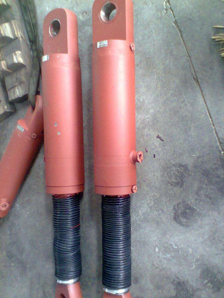 垃級設備專用液壓缸